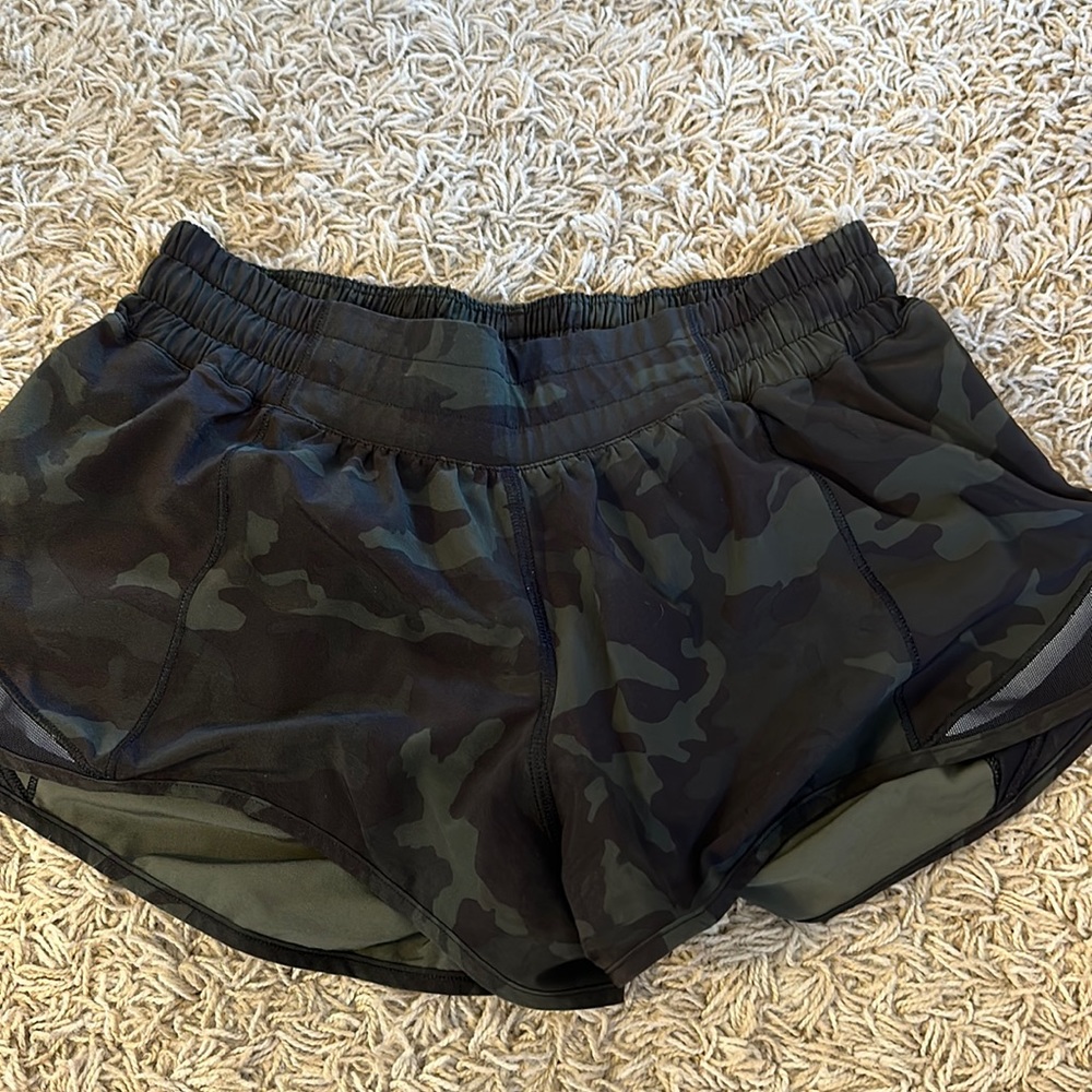 Lululemon Hotty Hot Shorts 2.5 inch seam